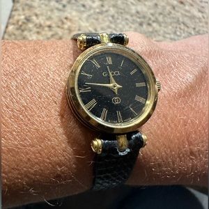 Gucci vintage 80s women’s watch